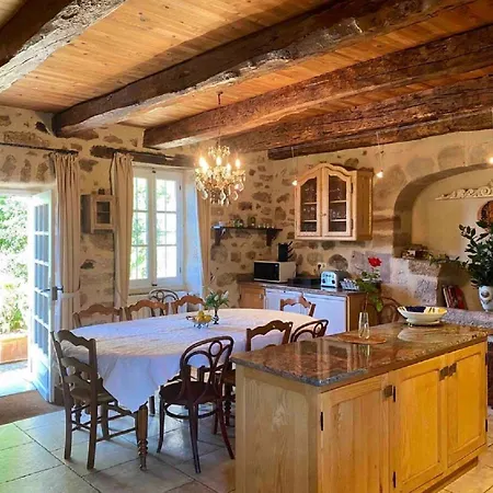 La Cascade - 16th Century Hotel
